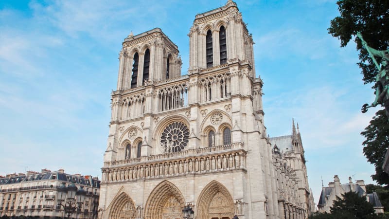 Kathedraal Notre-Dame - een van de belangrijkste monumenten in Parijs