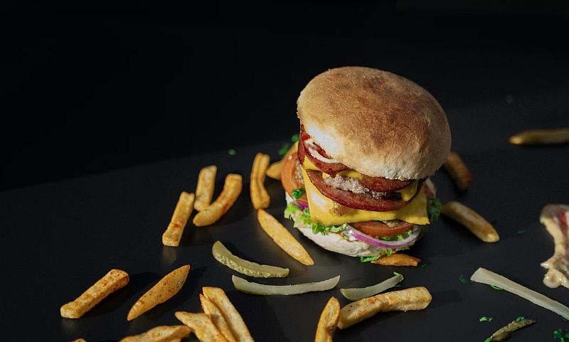 Wieśmac kcal - sprawdź ile kalorii ma podwójny i pojedynczy Wieśmac z McDonald's