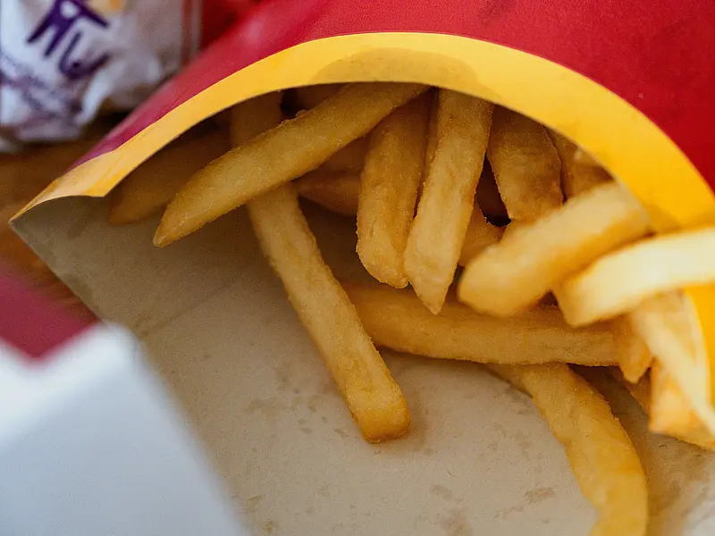 Frytki McDonald's kcal - sprawdź ile kalorii mają małe i duże frytki!